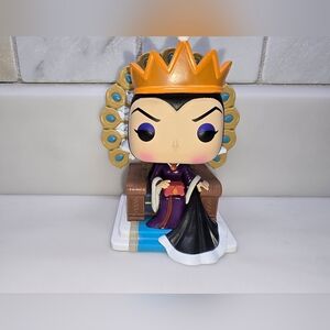 🍎Evil Queen Deluxe Funko Pop